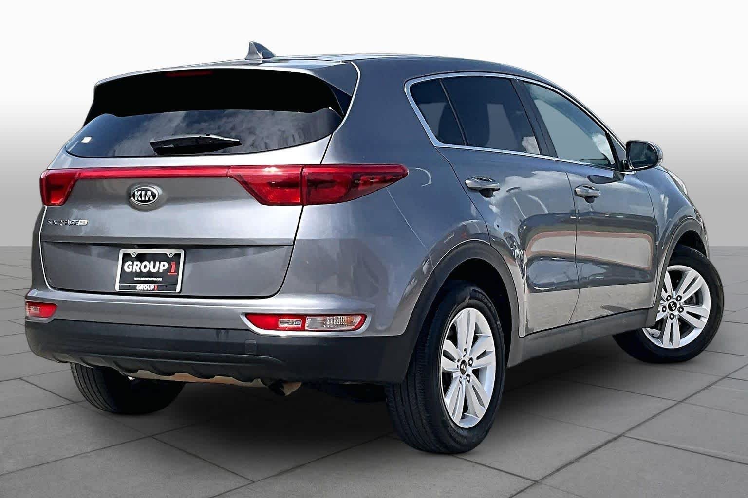 Used 2017 Mineral Silver Kia LX image 13
