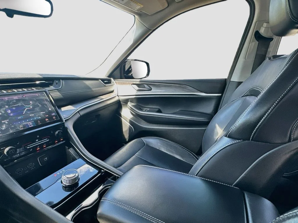 Used 2022 Black Jeep Limited image 26