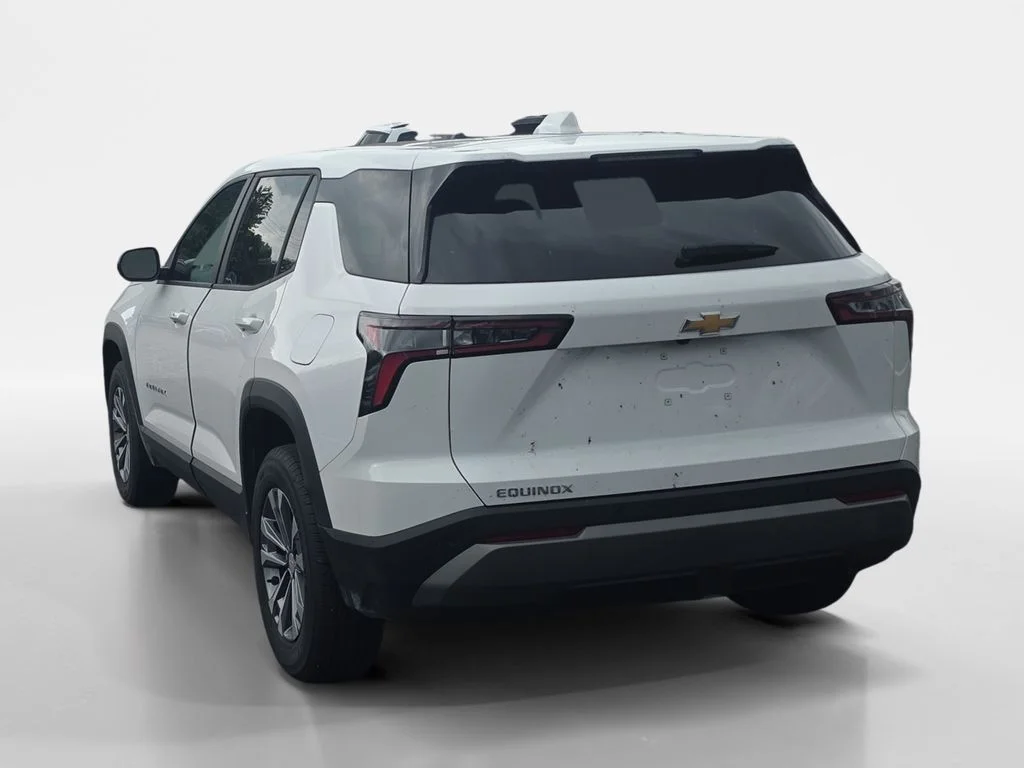 Used 2026 Summit White Chevrolet LT image 6
