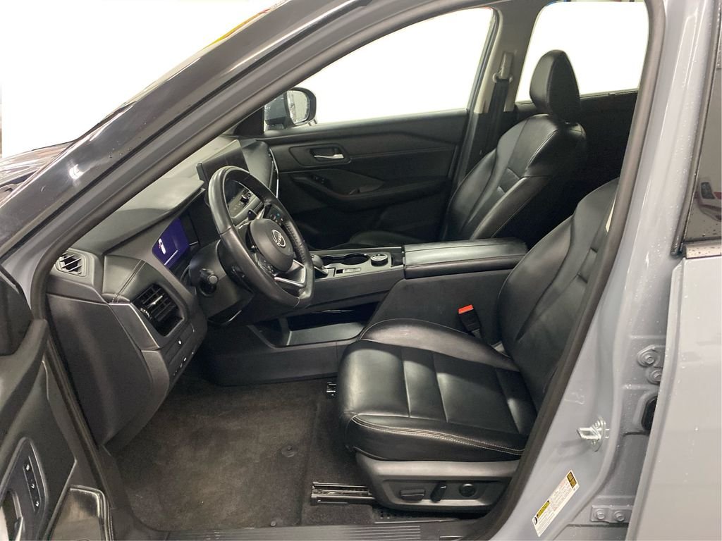Used 2024 Gray Nissan SL image 7