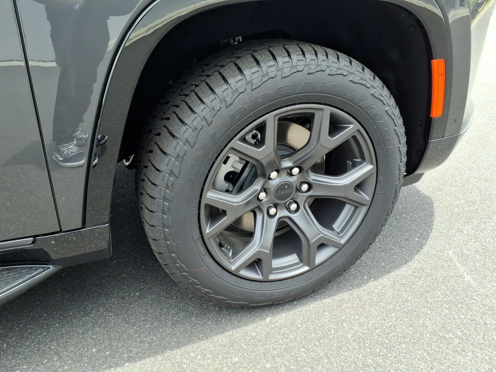 New 2026 Baltic Gray Metallic Clearcoat Jeep Upland image 13