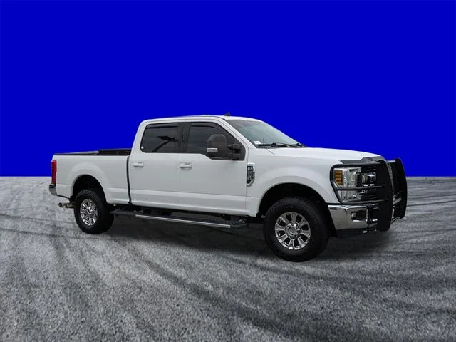 Certified Used 2019 Oxford White Ford XLT image 2