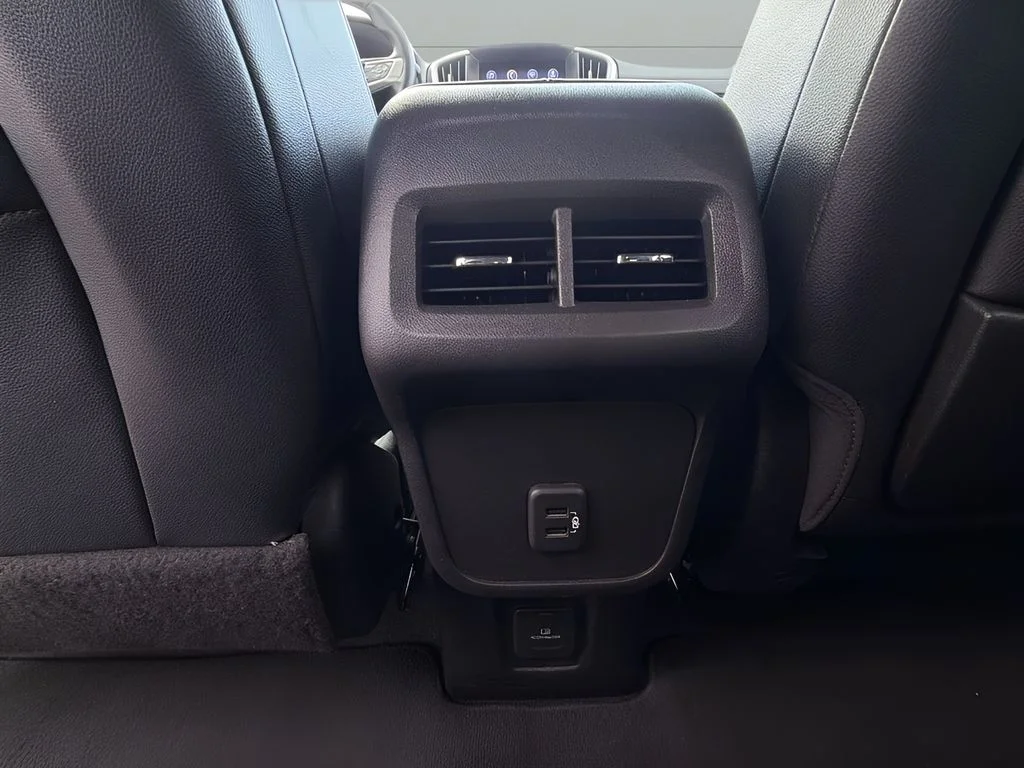 2023 GMC Terrain SLT - Photo 17