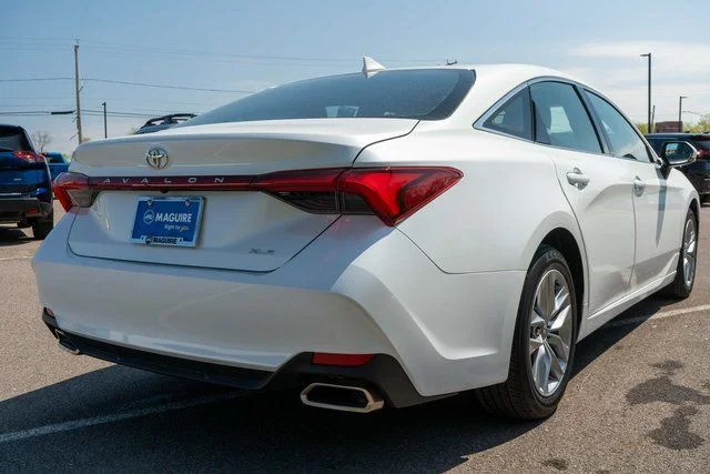 Used 2022 Beige Toyota XLE image 6