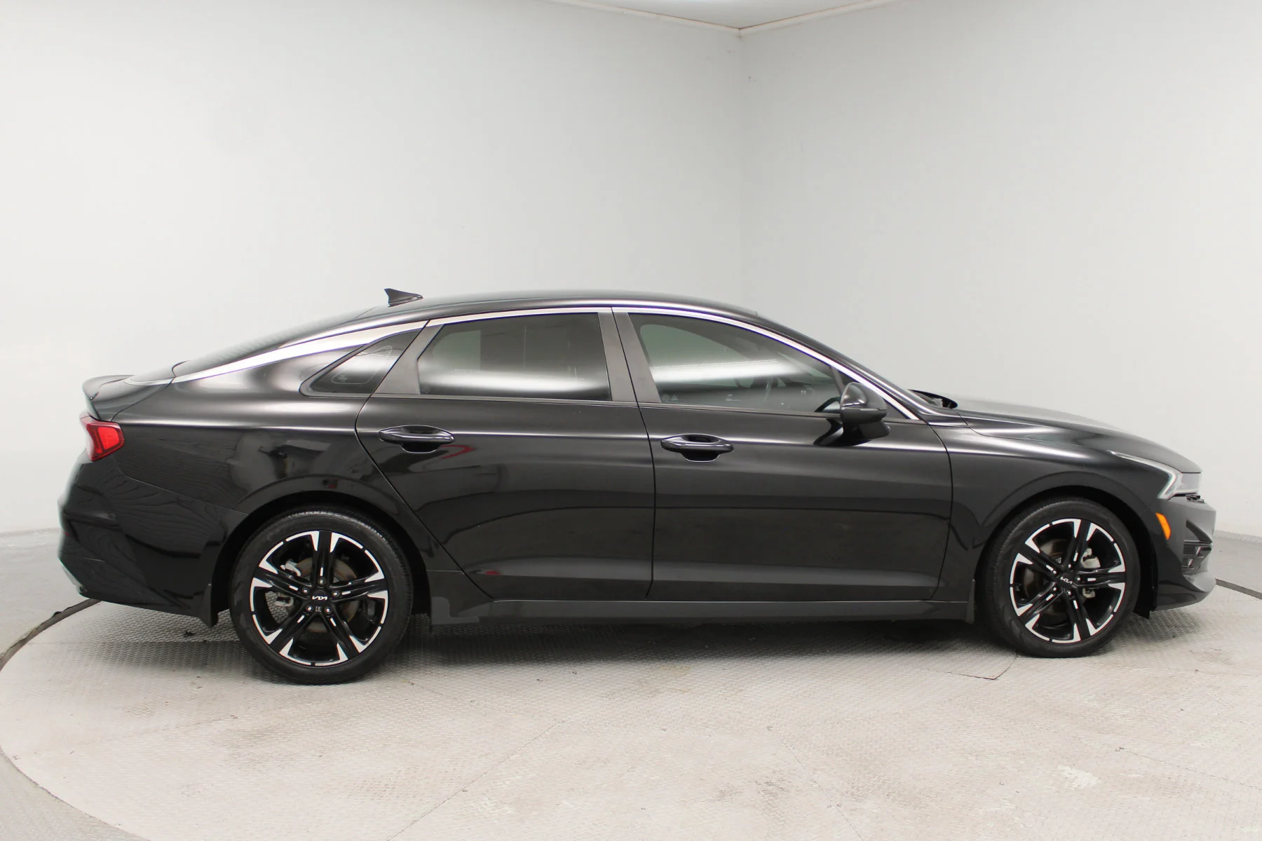Used 2022 Ebony Black Kia GT-Line Auto FWD image 25