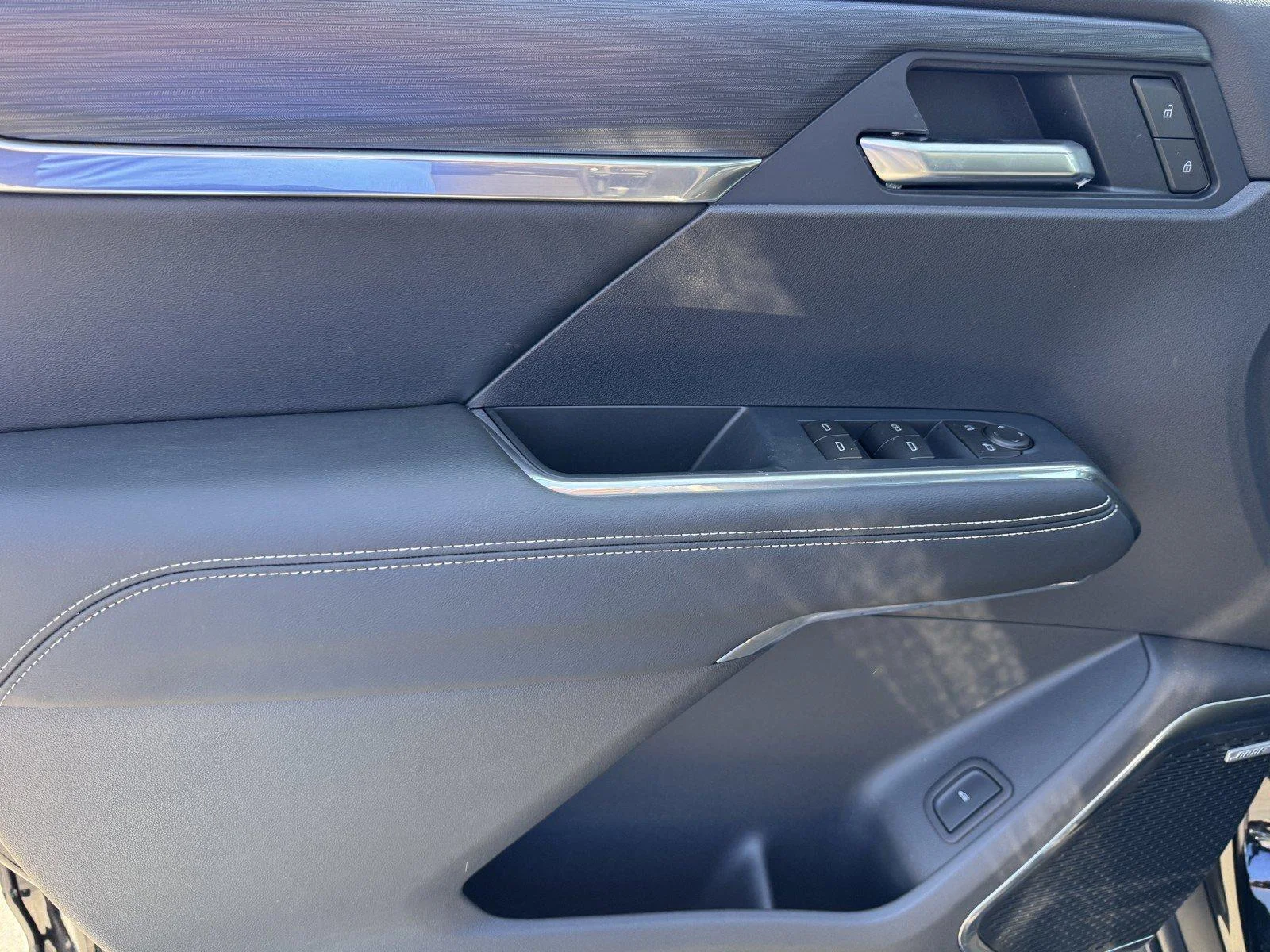 New 2027 Ebony Twilight Metallic GMC Elevation image 15