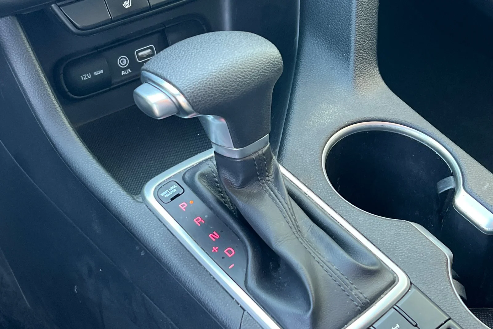 Used 2019 Red Kia LX image 21
