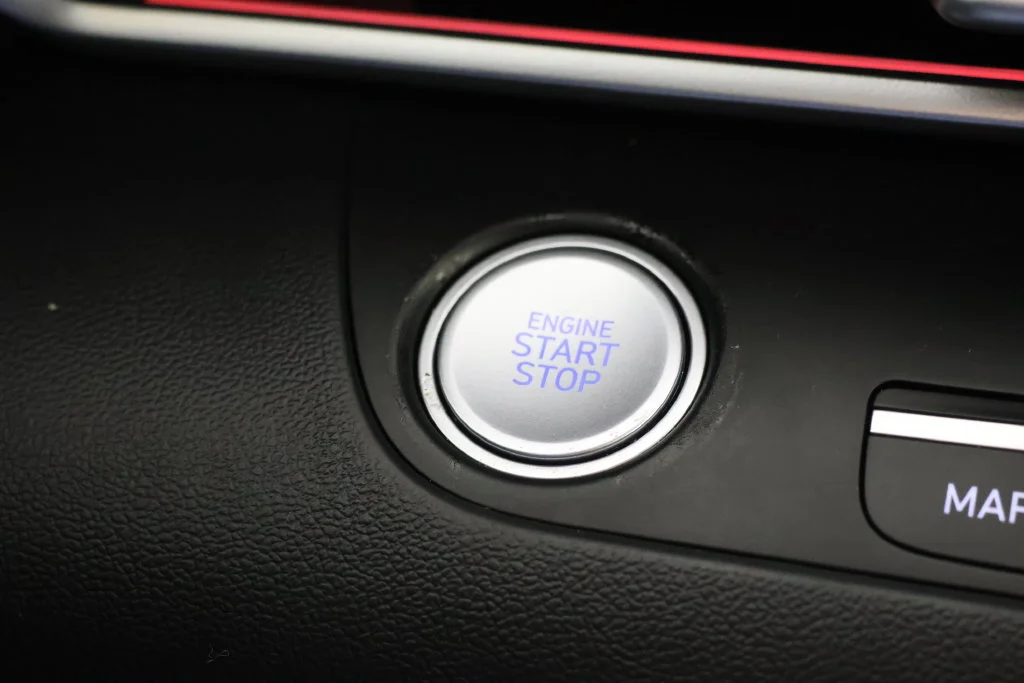Used 2025 Abyss Black Hyundai SEL Convenience image 17