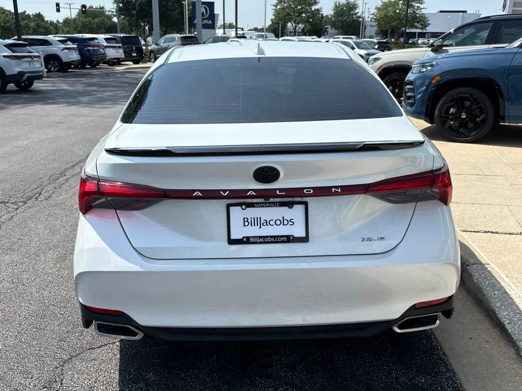 Used 2022 Pearl Toyota XLE image 5
