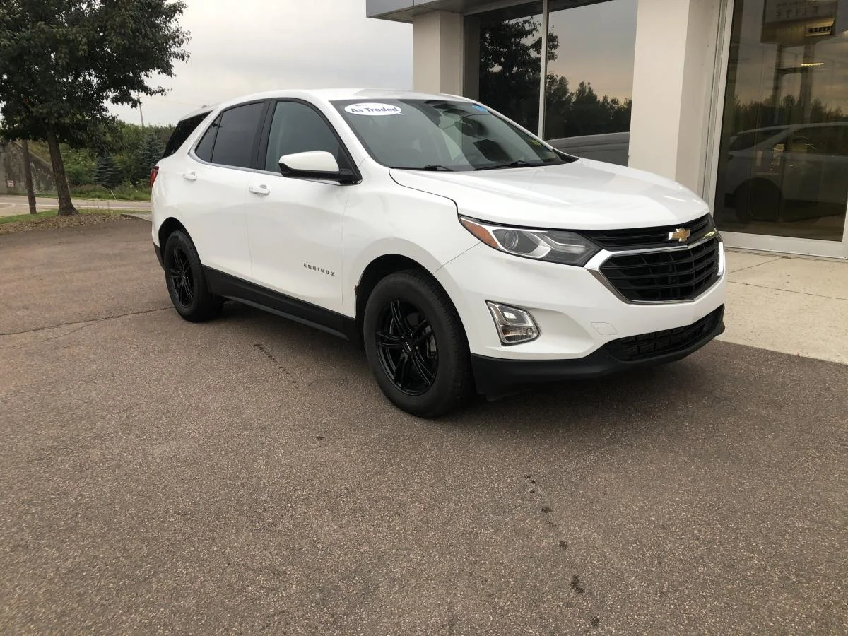 Used 2019 White Chevrolet AWD 4dr LT w/1LT image 3