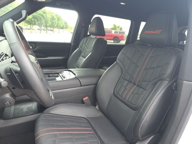 Used 2026 White Nissan PRO-4X image 7