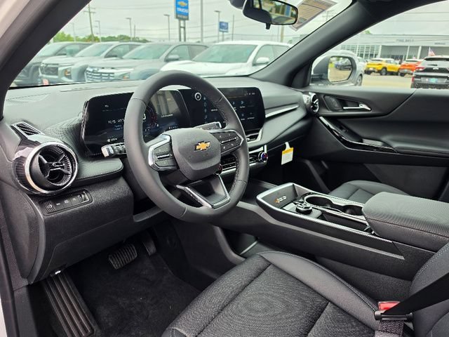 2027 Chevrolet Equinox LT - Photo 13