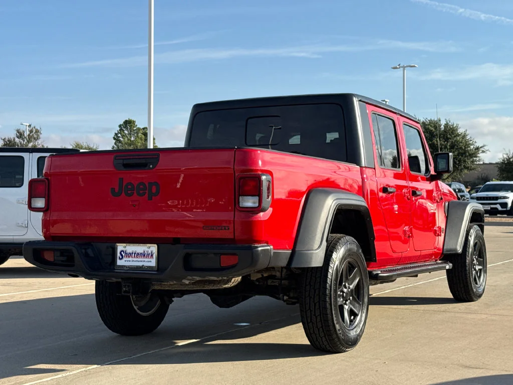 Used 2020 Red Jeep Sport image 9