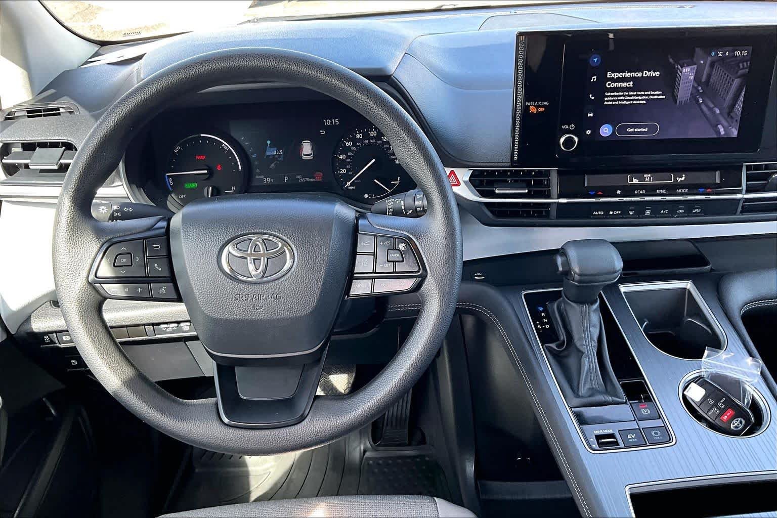 2025 Toyota Sienna LE - Photo 6