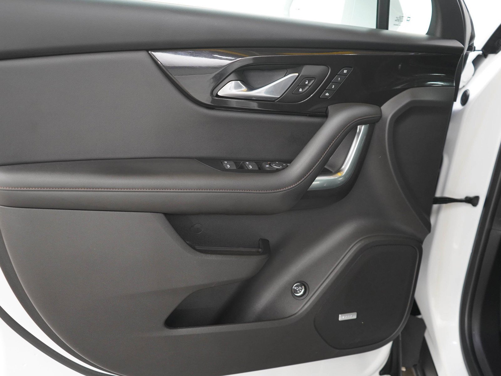Used 2019 SUMMIT WHITE Chevrolet Premier image 19