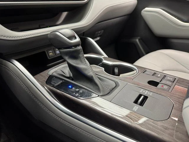 2023 Toyota Highlander Platinum - Photo 16