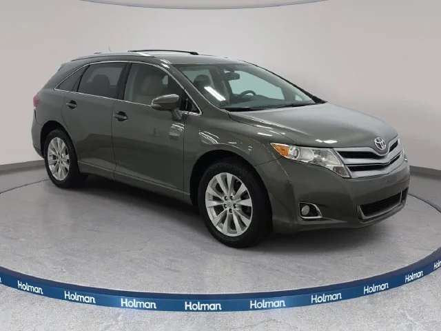 Used 2014 Green Toyota  image 4