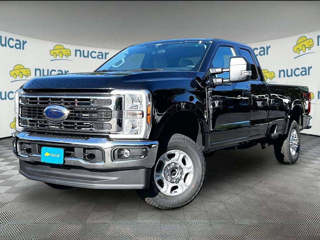 New 2026 Agate Black Metallic Ford XLT image 2