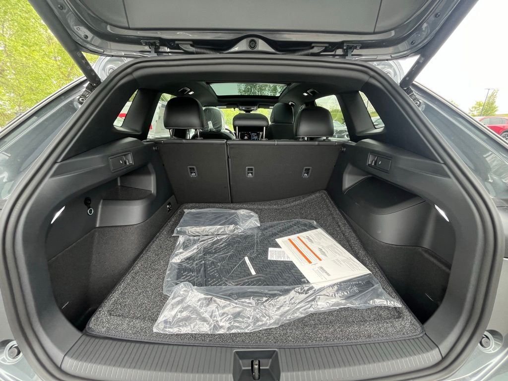 New 2026 Gray Volkswagen 2.0T SE R-Line Black image 27