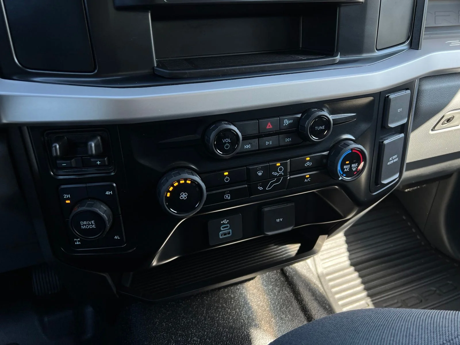 Used 2025 White Ford XLT image 14