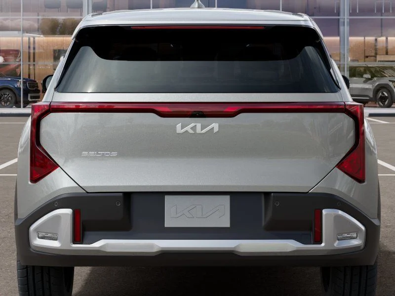 New 2027 Silver Kia S image 13