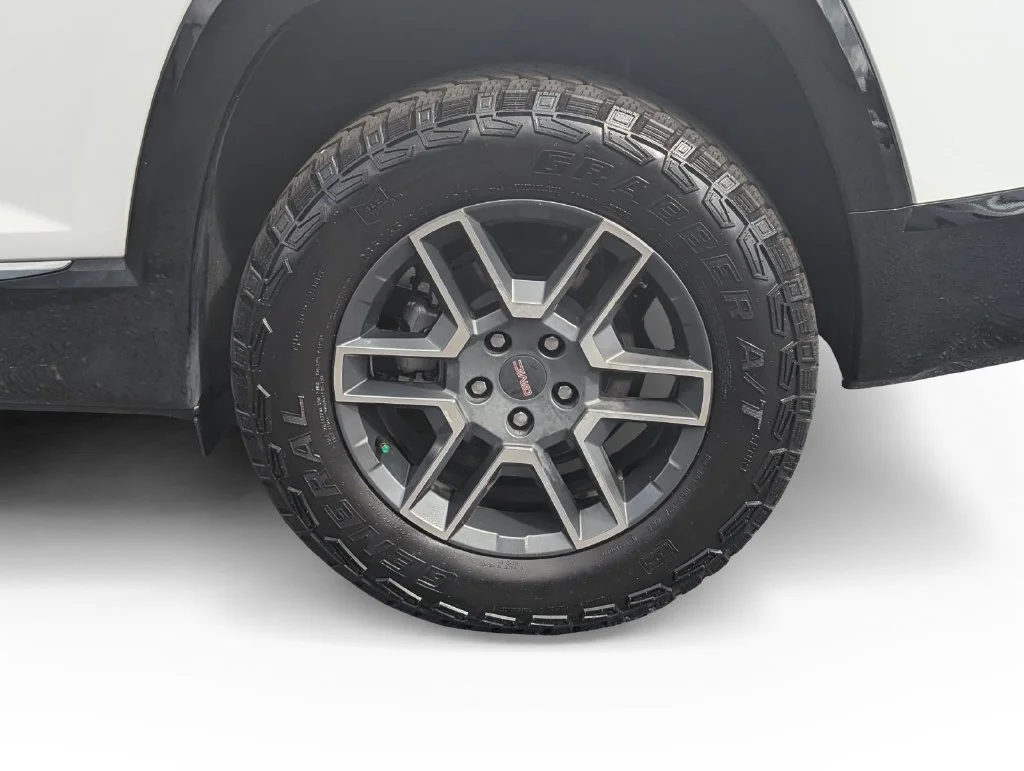 Used 2026 Summit White GMC AT4 image 10