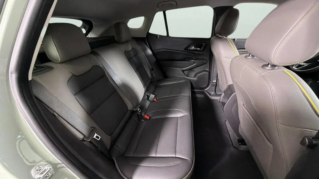 Used 2025 Cacti Green Chevrolet ACTIV image 30