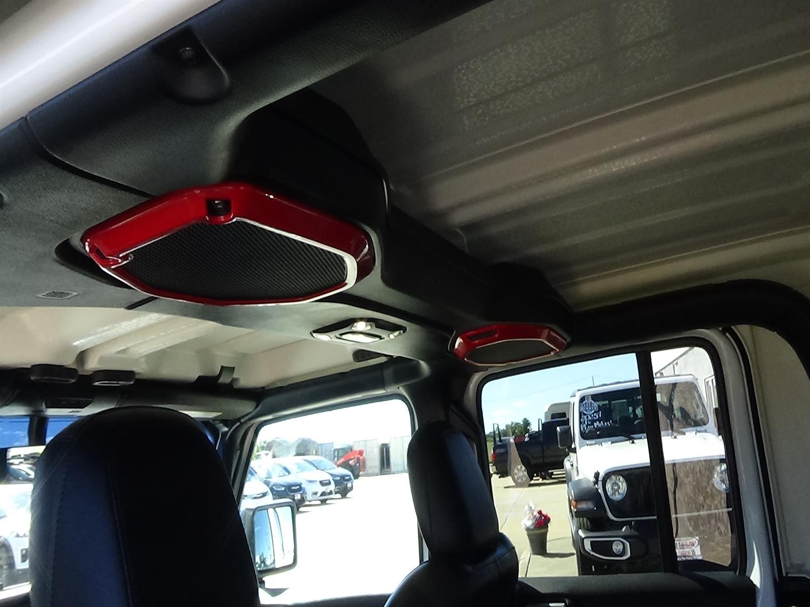 Certified Used 2023 Bright White Clear Coat (pw7) Jeep Rubicon image 13