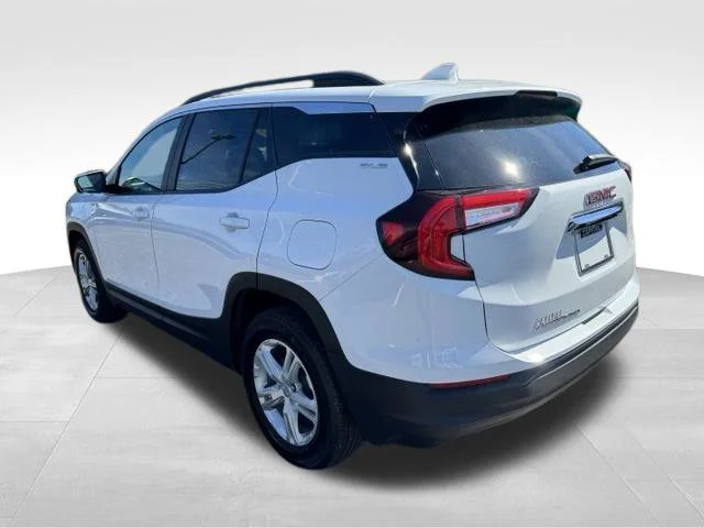 Used 2023 White GMC SLE image 5
