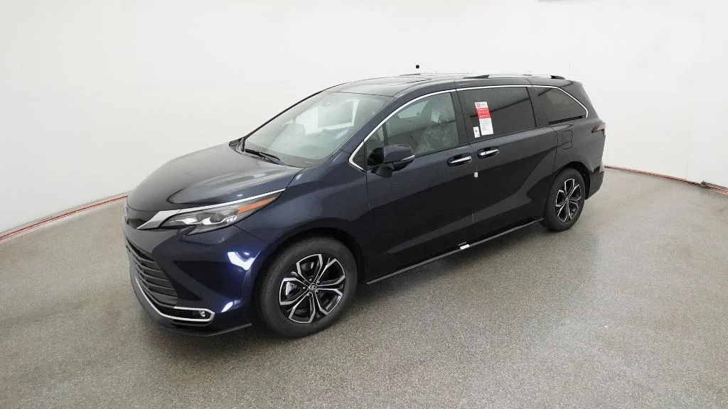 2026 Toyota Sienna Platinum 7-Passenger Hybrid AWD's photo