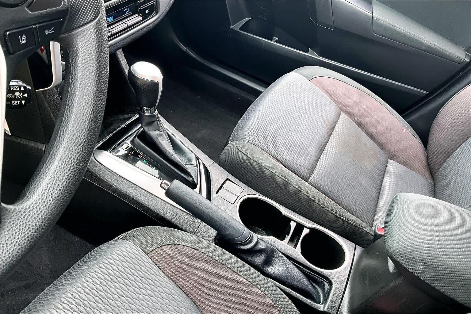 Used 2018 Super White Toyota LE image 15