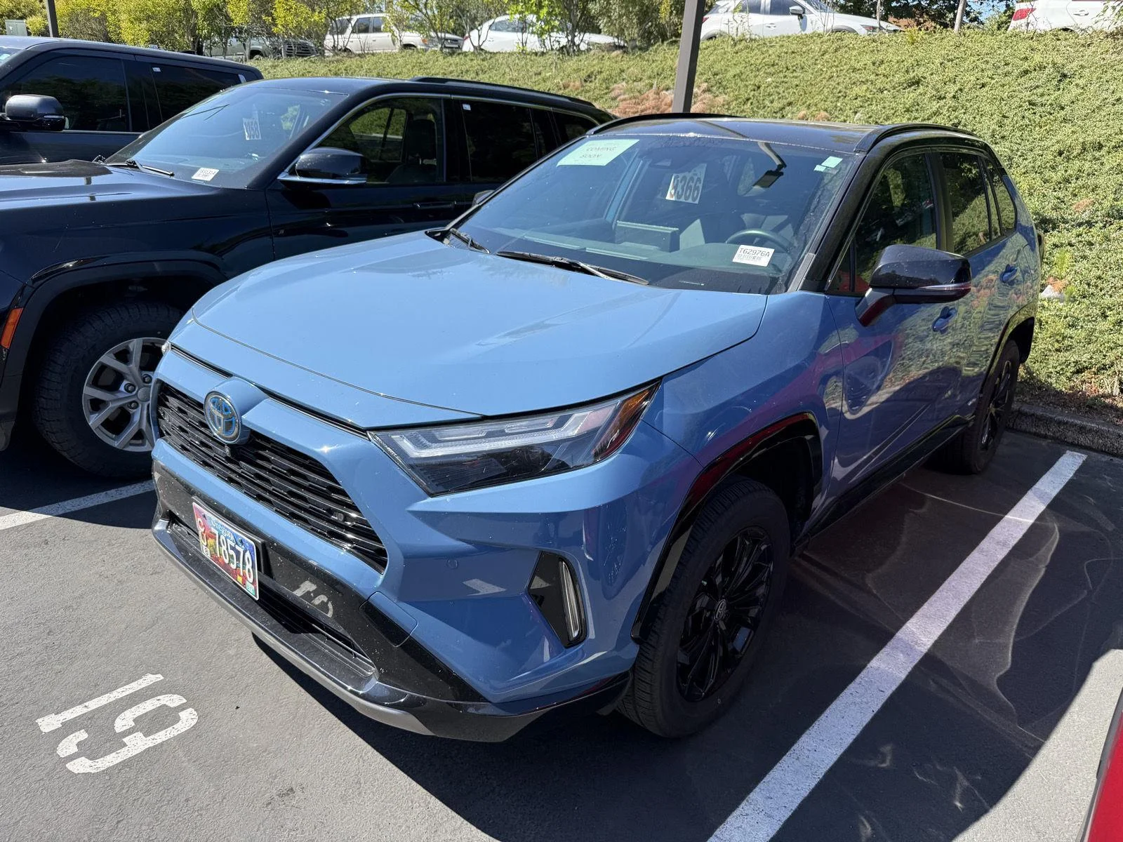 Used 2022  Toyota Hybrid XSE image 1