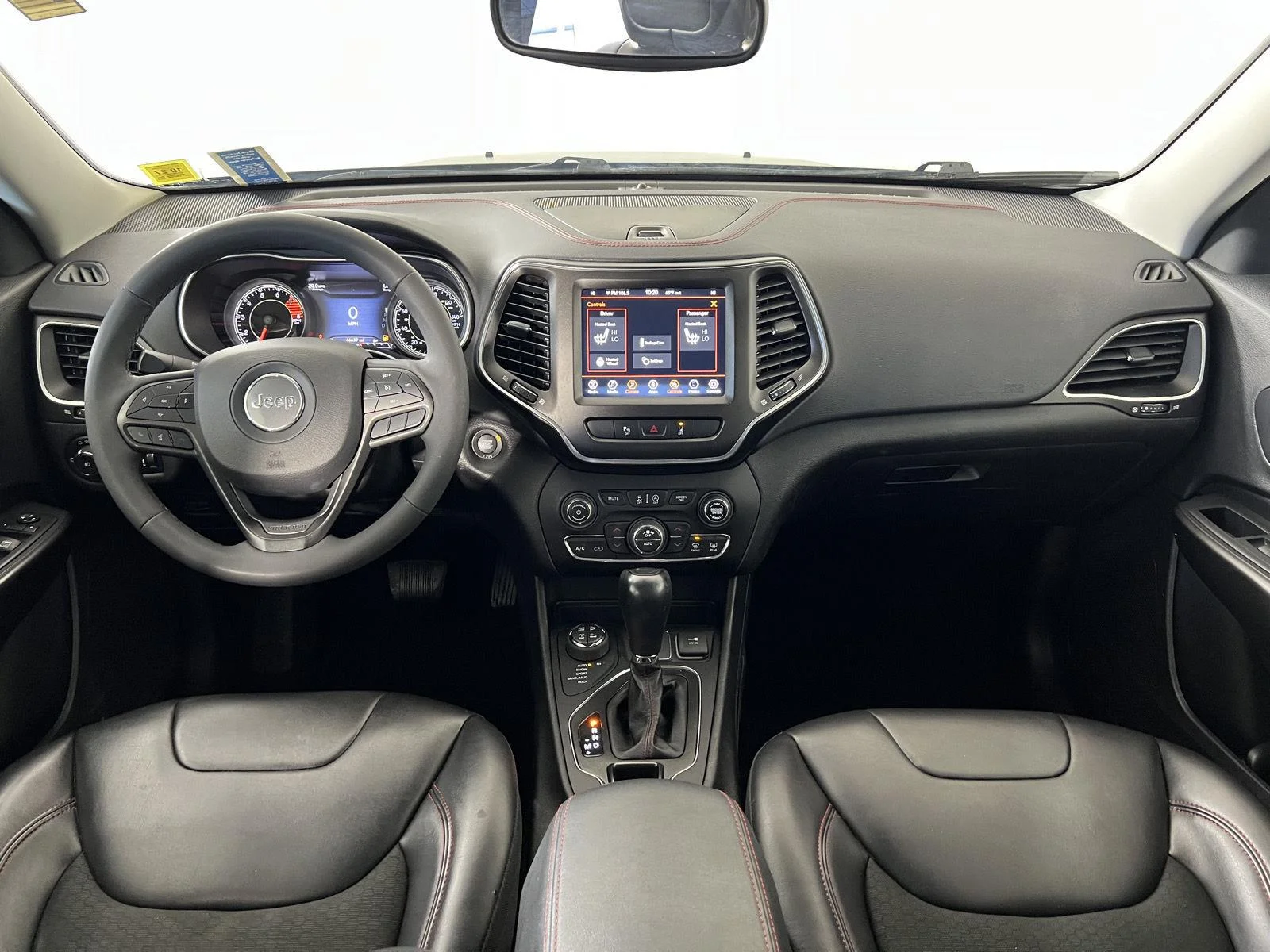Used 2021 Granite Crystal Metallic Clearcoat Jeep Trailhawk image 25