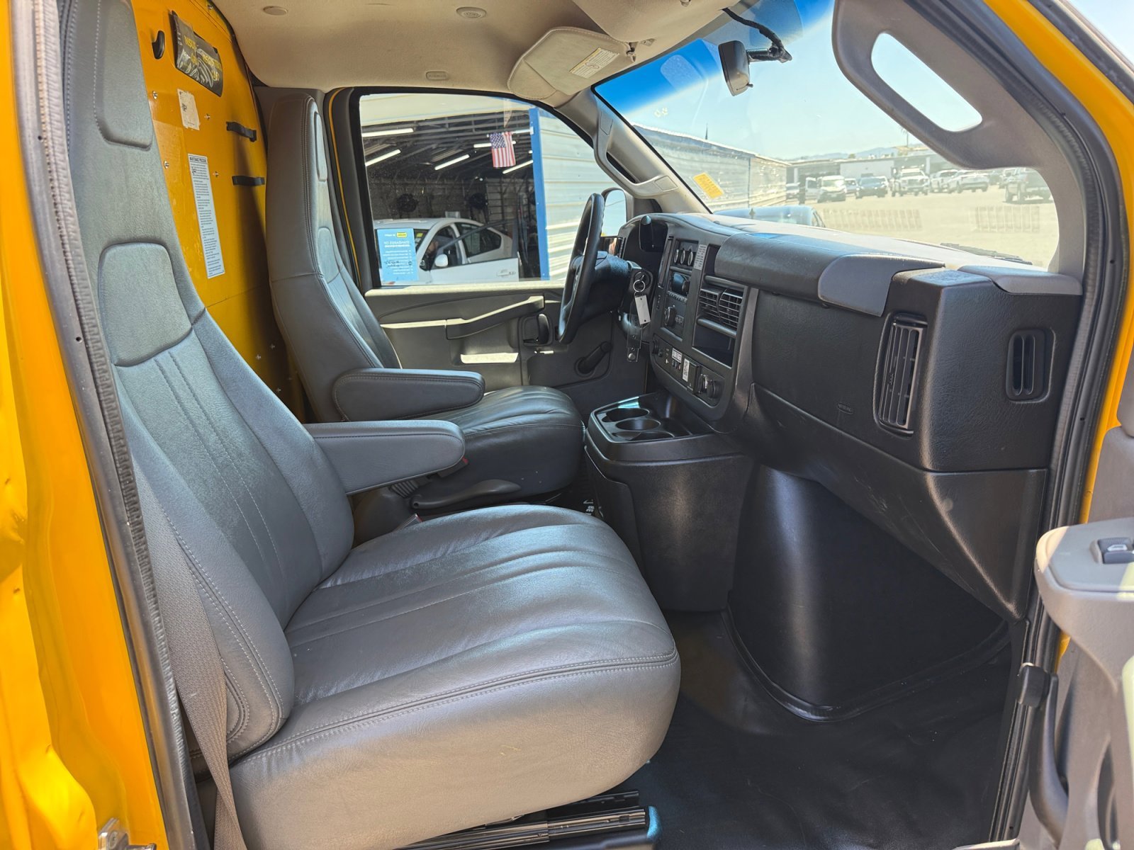 Used 2018 Orange GMC Work Van image 20