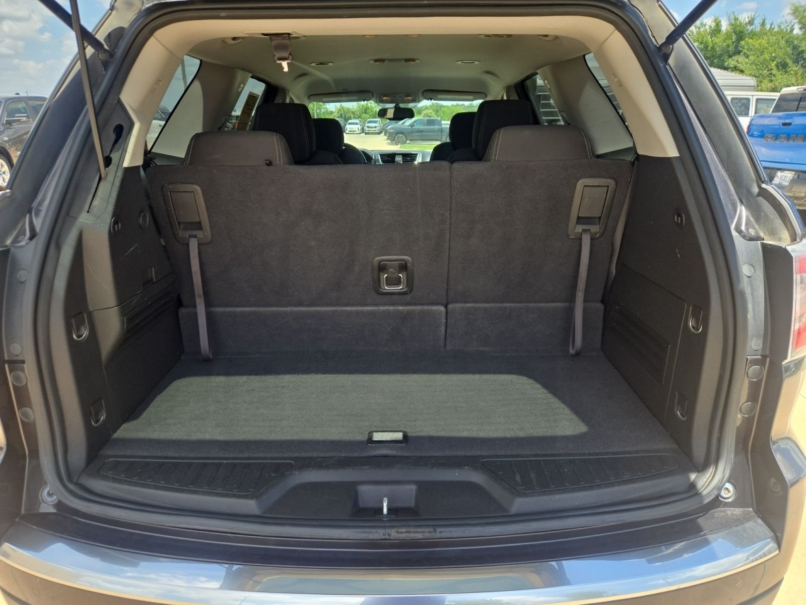Used 2016 Silver GMC SLE-2 image 25