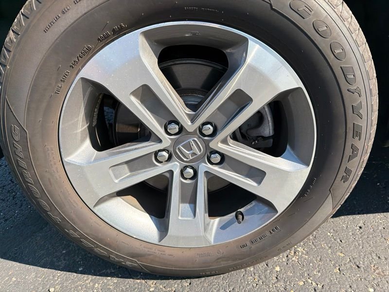 Used 2024  Honda EX-L image 9