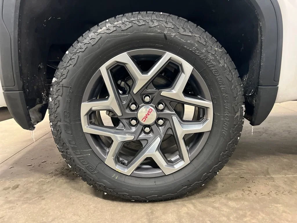 2026 GMC Sierra 1500 SLT - Photo 9