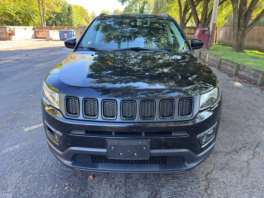 Used 2019 Black Jeep Latitude image 14