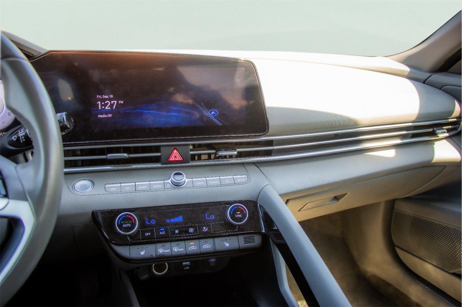 Used 2025 Fluid Metal Hyundai SEL Convenience image 11