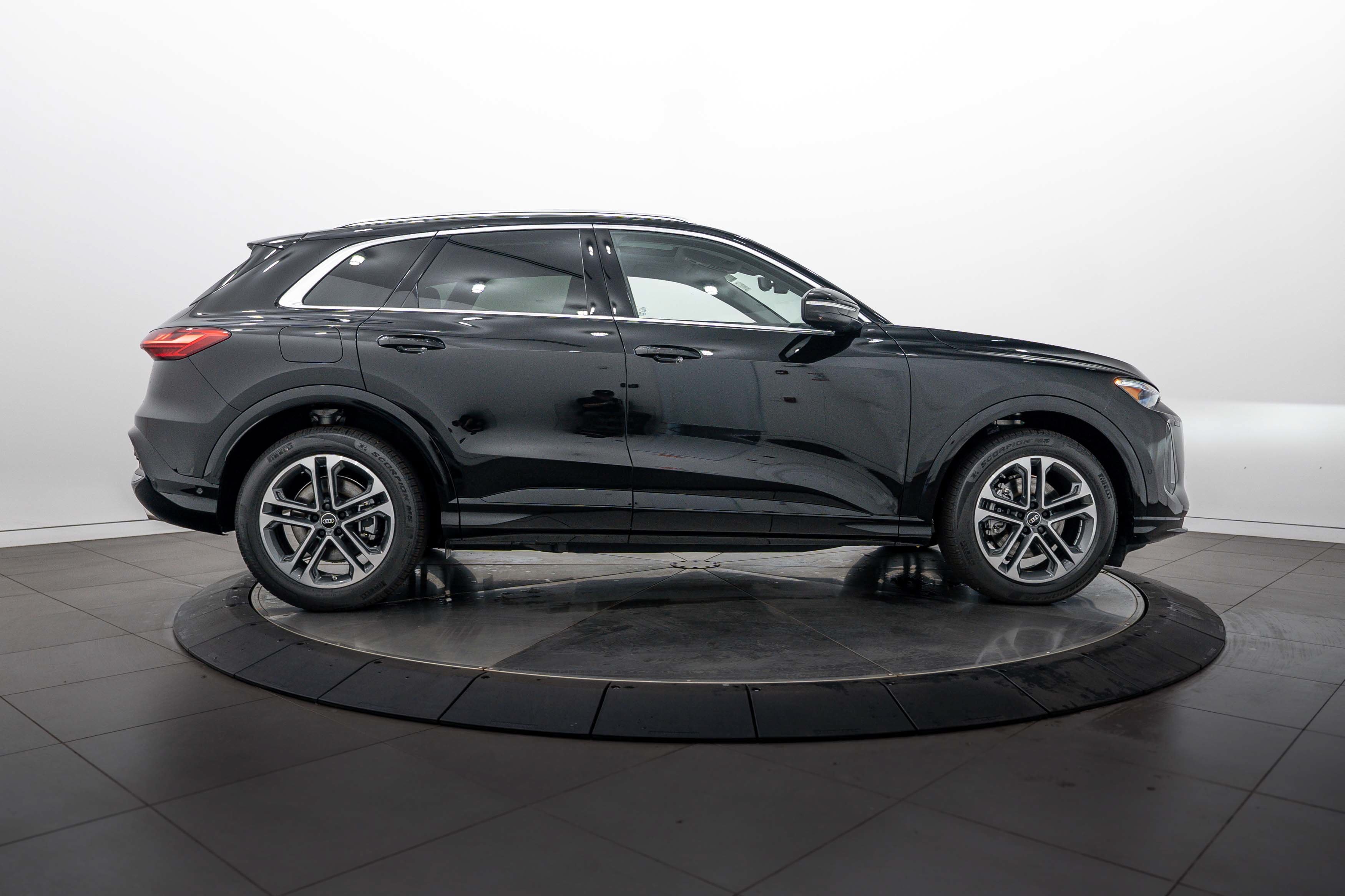 New 2026 MYTHOS BLACK Audi Prestige image 3