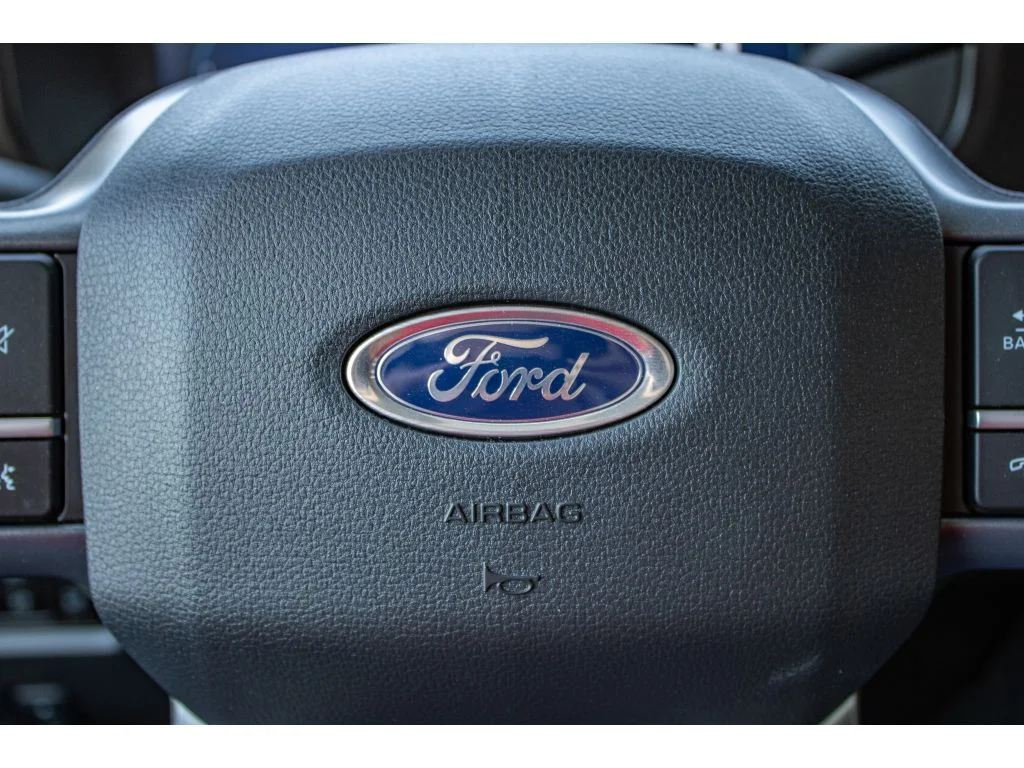 New 2026 OXFORD WHITE Ford LARIAT image 44