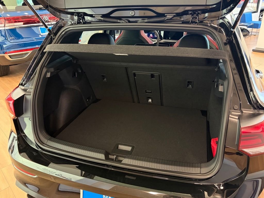 New 2026 Mythos Black Metallic Volkswagen 2.0T SE image 24
