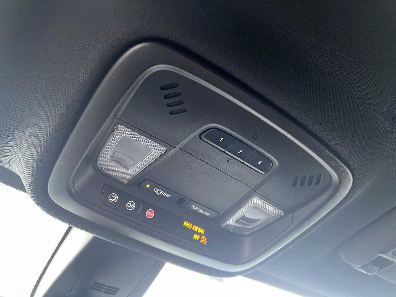 2023 Chevrolet Traverse 3LT - Photo 31