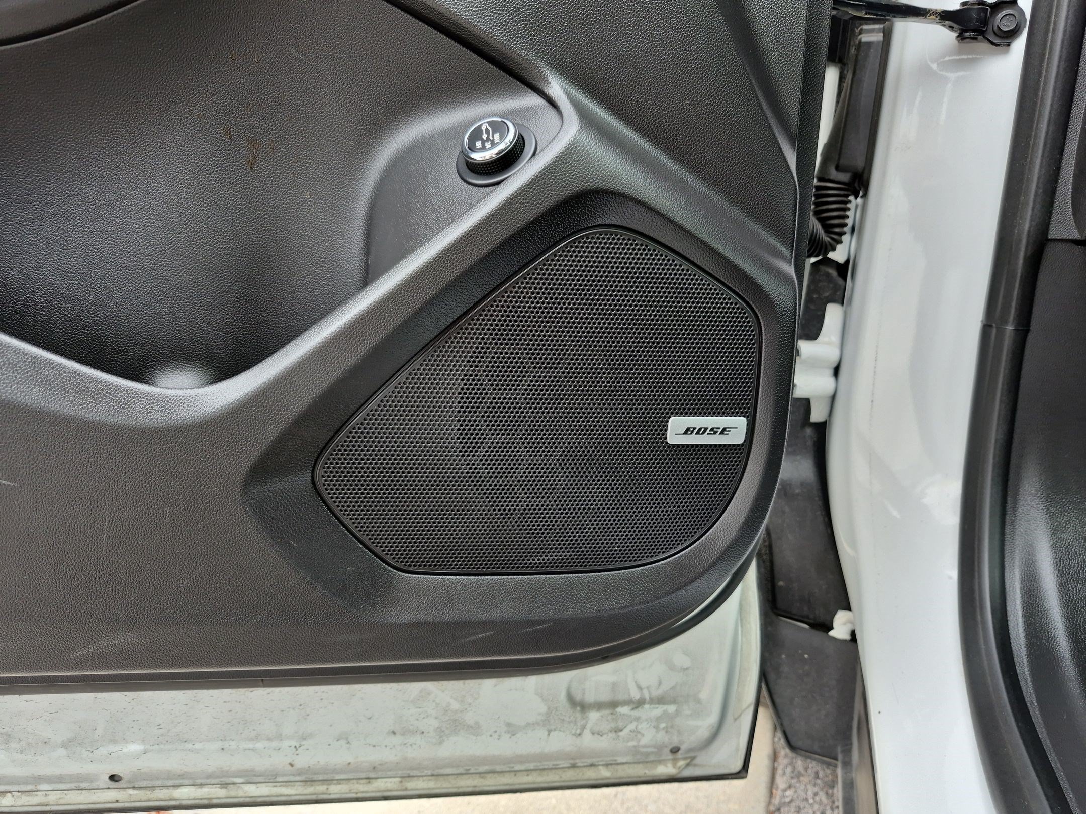 Used 2024 Iridescent Pearl Tricoat Chevrolet ACTIV image 14