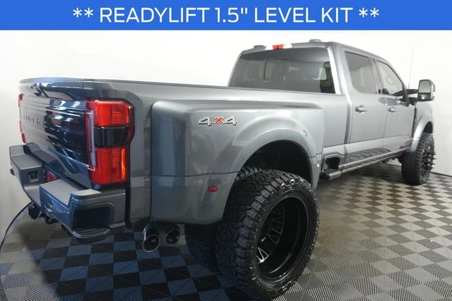 New 2025 Gray Ford Platinum image 3