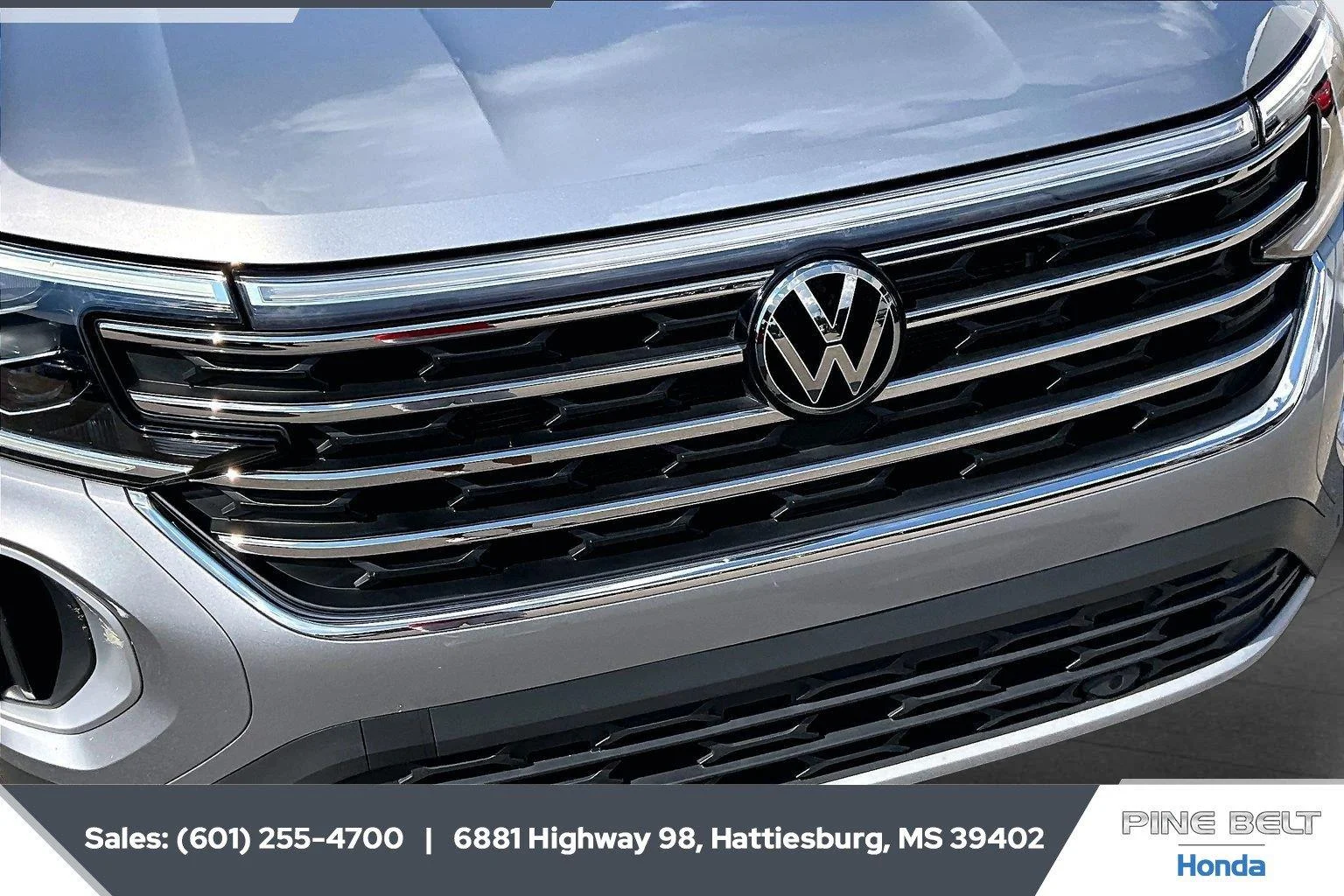 Used 2024 Silver Mist Metallic Volkswagen 2.0T SE w/Technology image 22
