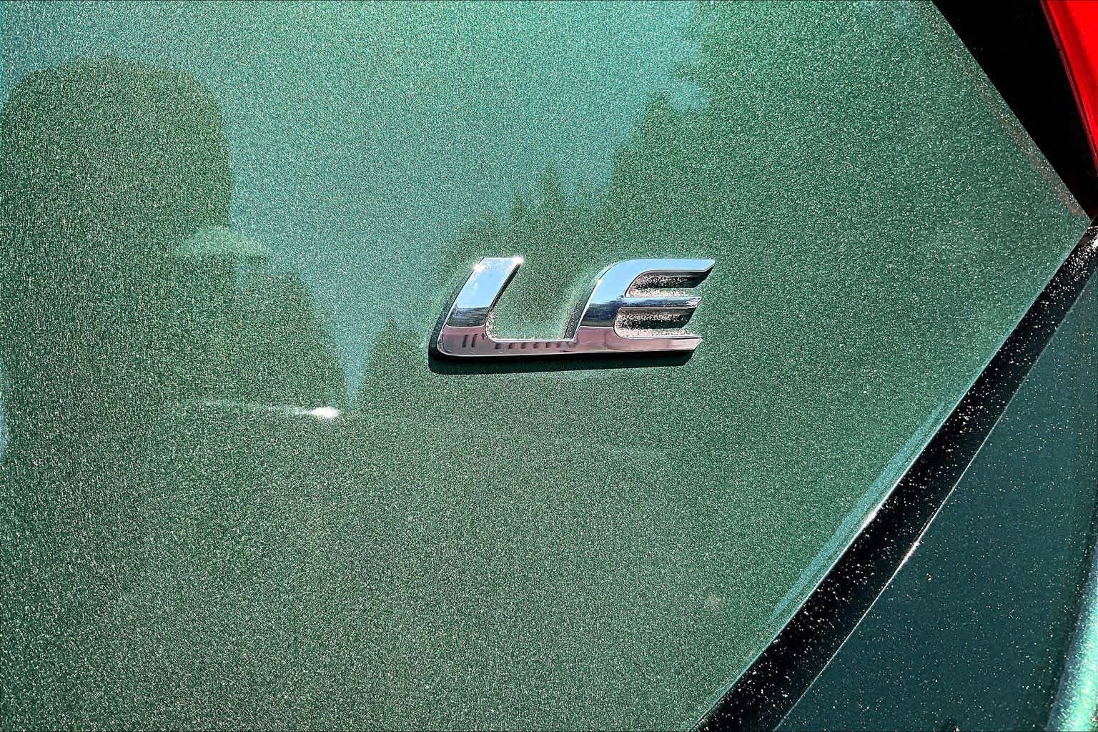 Used 2016 4Evergreen Metallic Toyota LE image 10