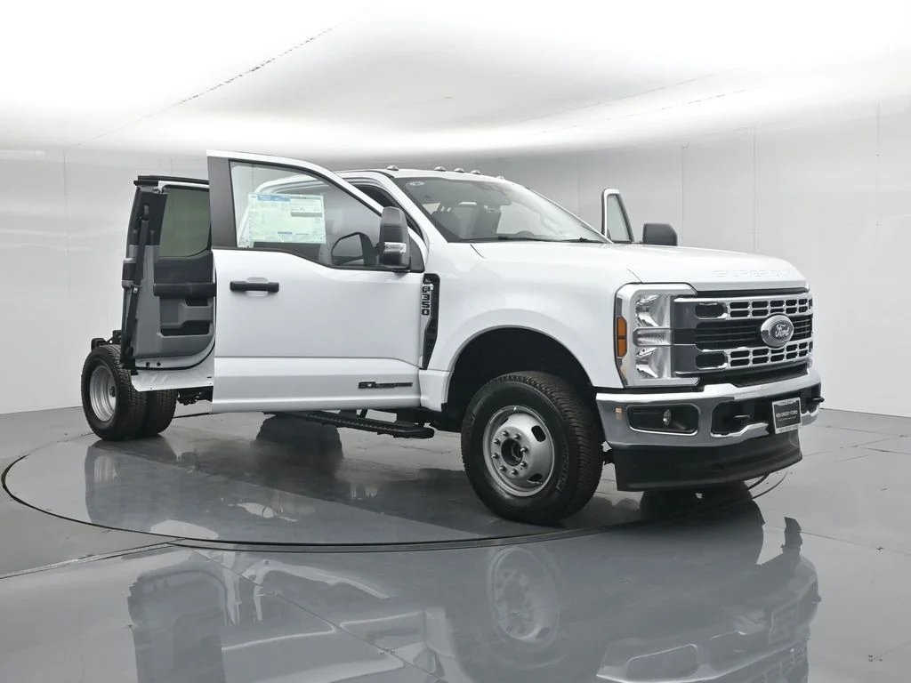 New 2025 White Ford XL image 28