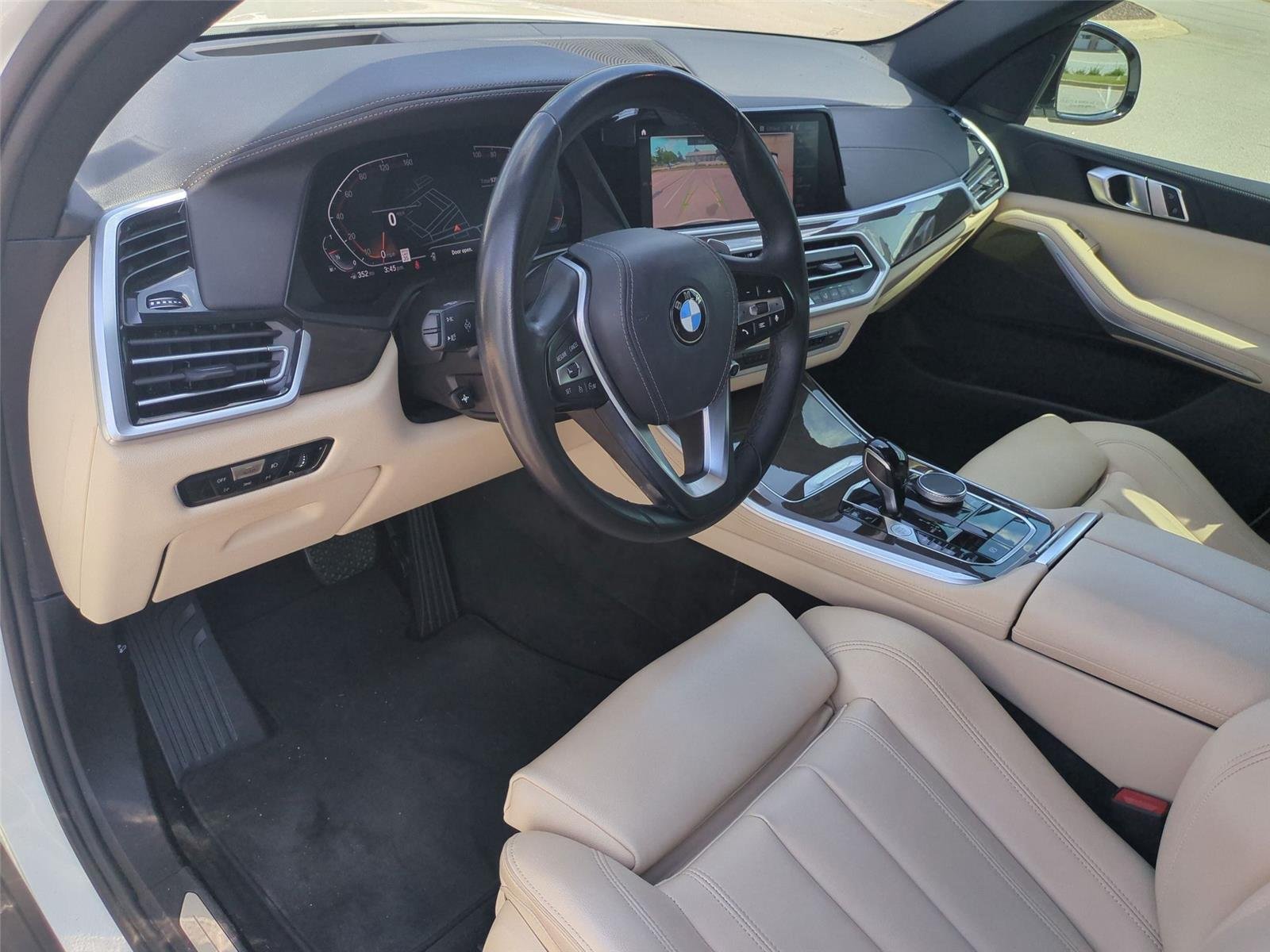 Used 2022 Alpine White BMW sDrive40i image 19