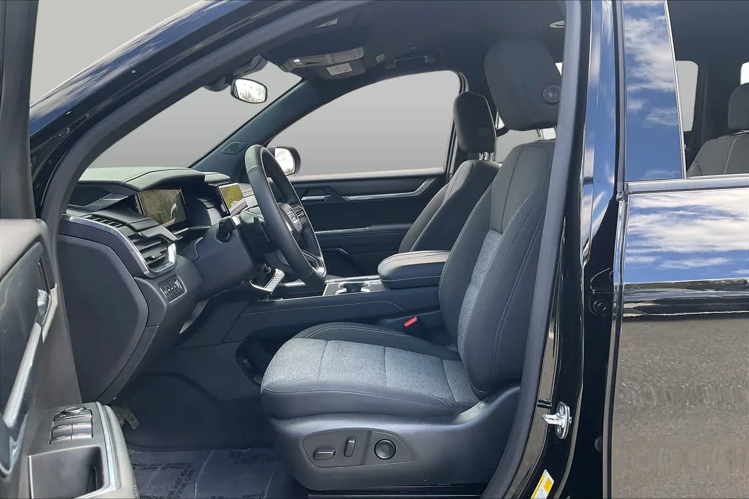 2025 GMC Acadia Elevation - Photo 13